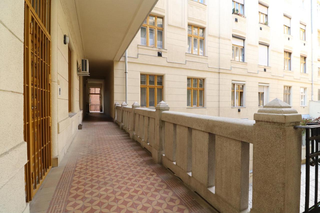 Broadway Downtown Deluxe Budapest Bagian luar foto
