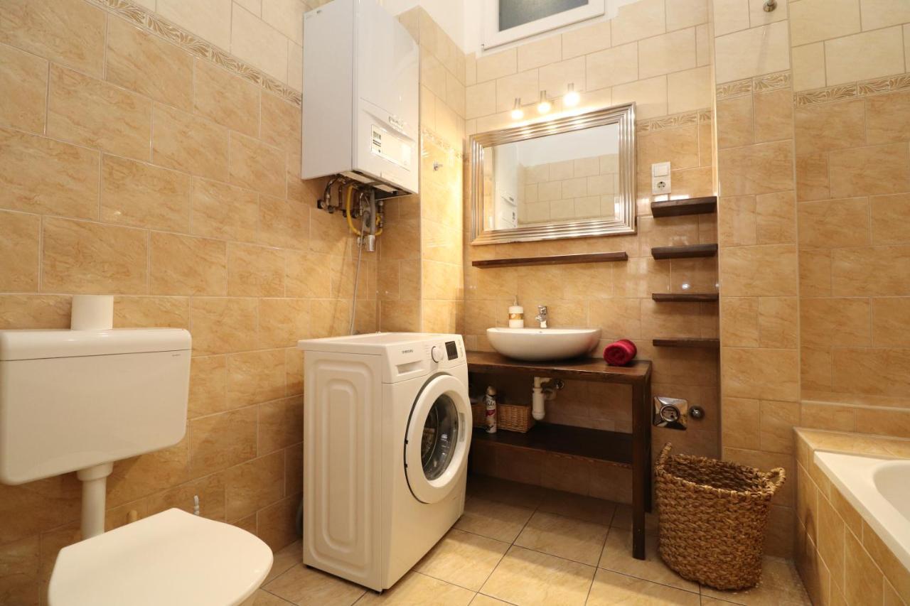 Broadway Downtown Deluxe Budapest Bagian luar foto