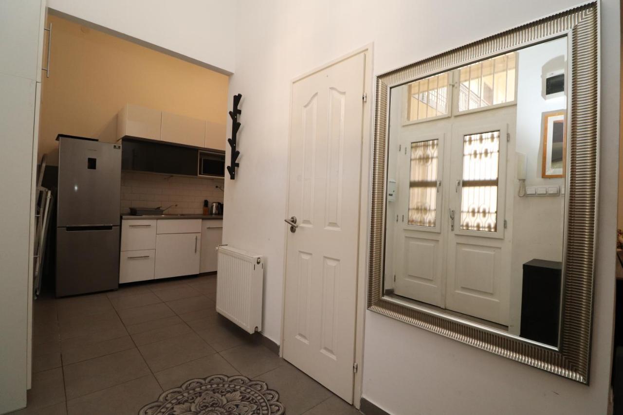 Broadway Downtown Deluxe Budapest Bagian luar foto