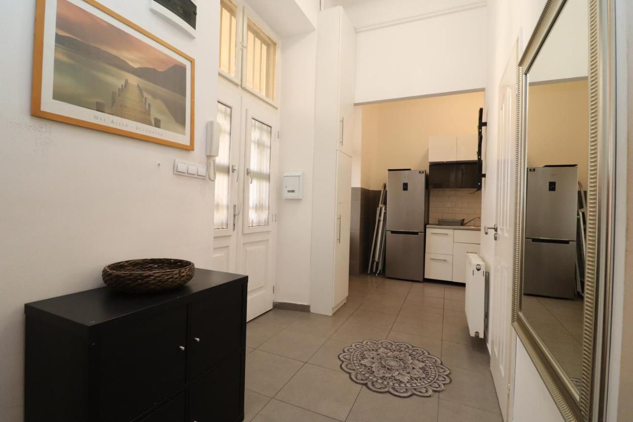 Broadway Downtown Deluxe Budapest Bagian luar foto