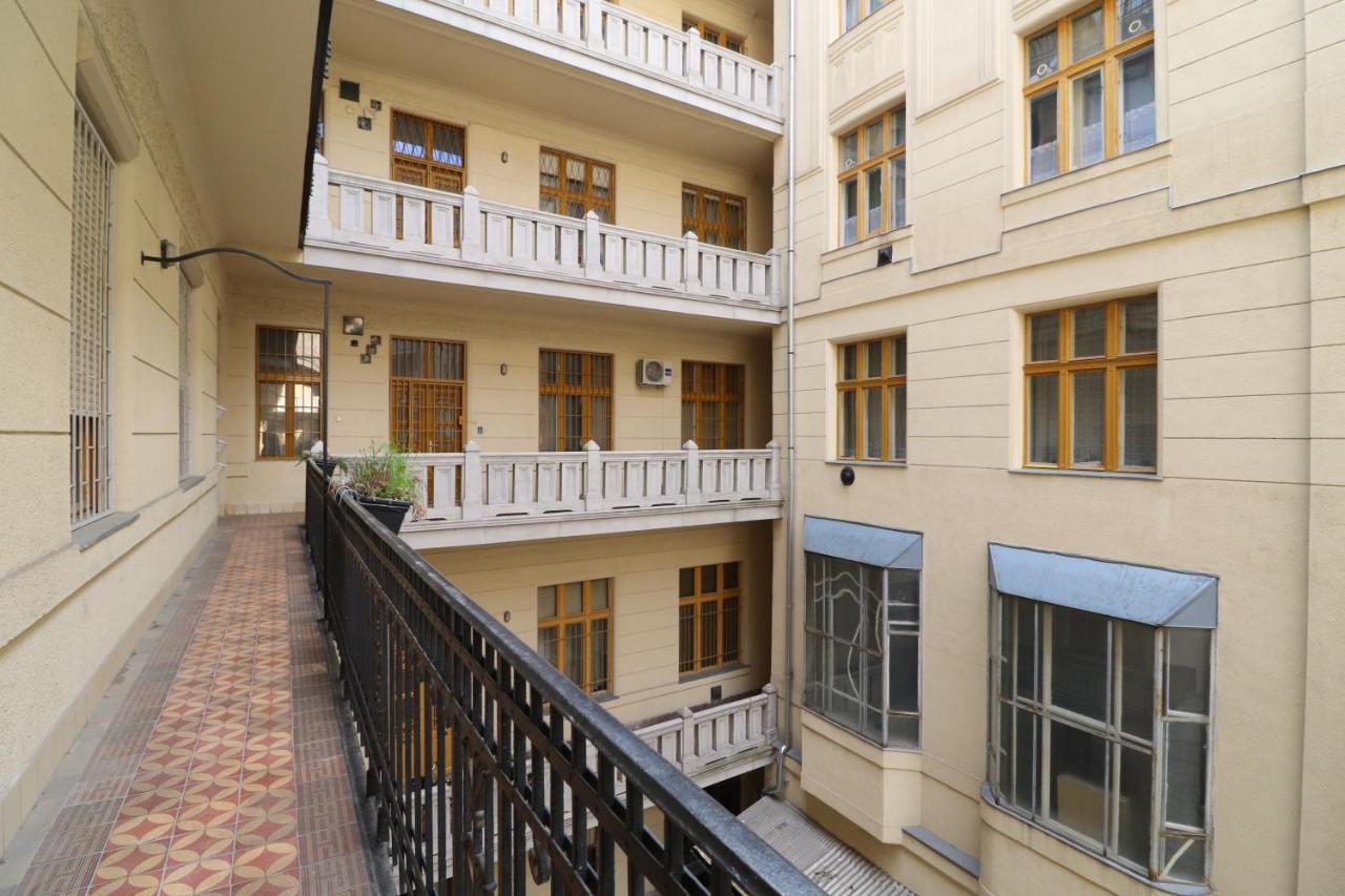 Broadway Downtown Deluxe Budapest Bagian luar foto