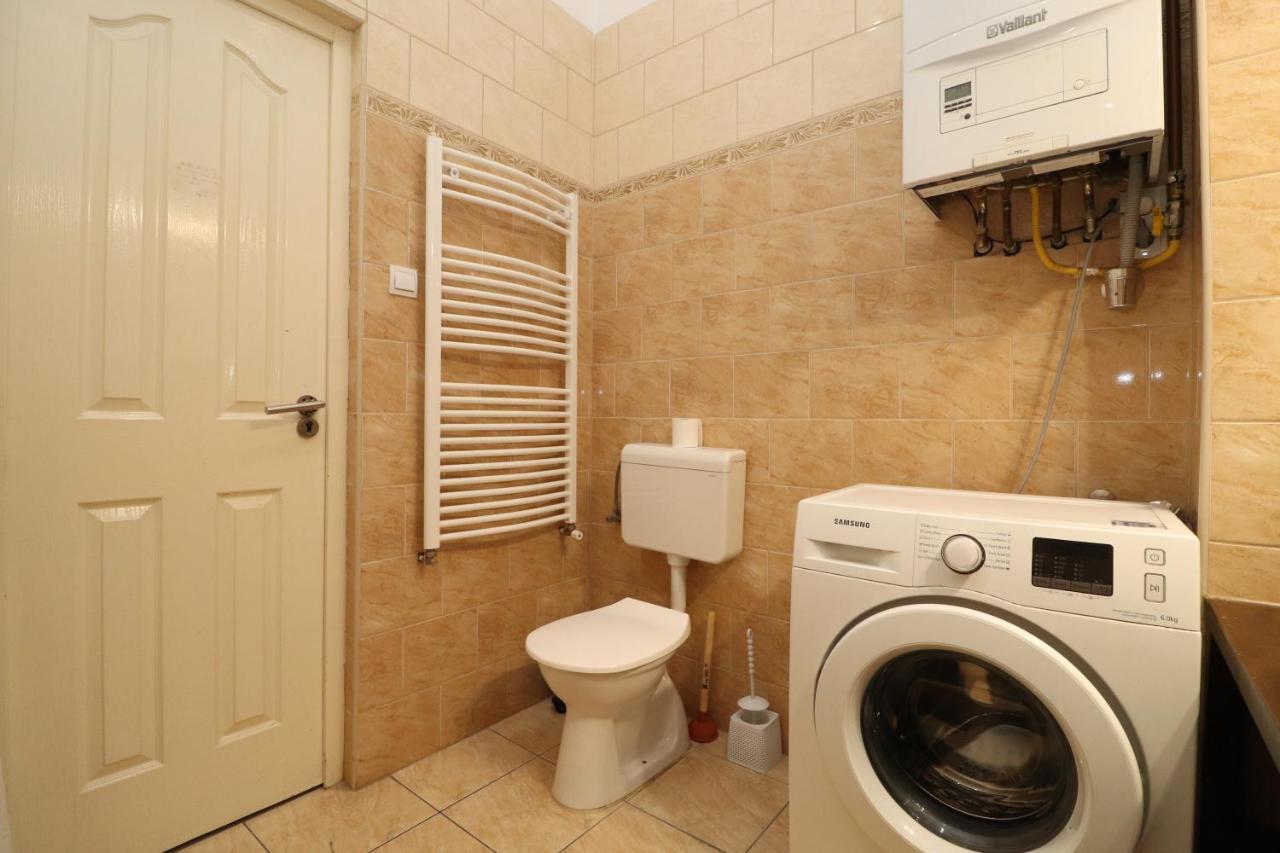 Broadway Downtown Deluxe Budapest Bagian luar foto